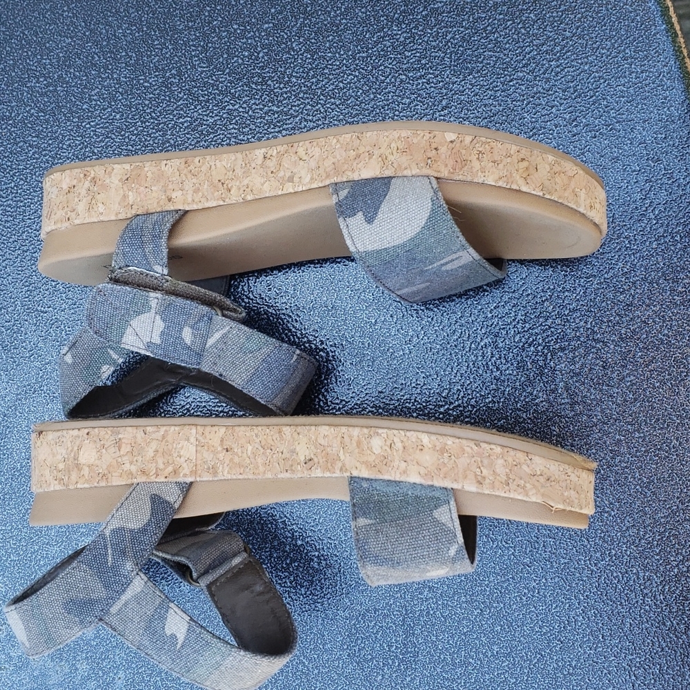 Maurices Camo Felicity Platform Sandals size 8.5 - Picture 10 of 13